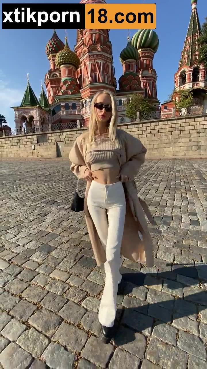 Lola Bunny-Lolita Bogdanova Show Her Boobs