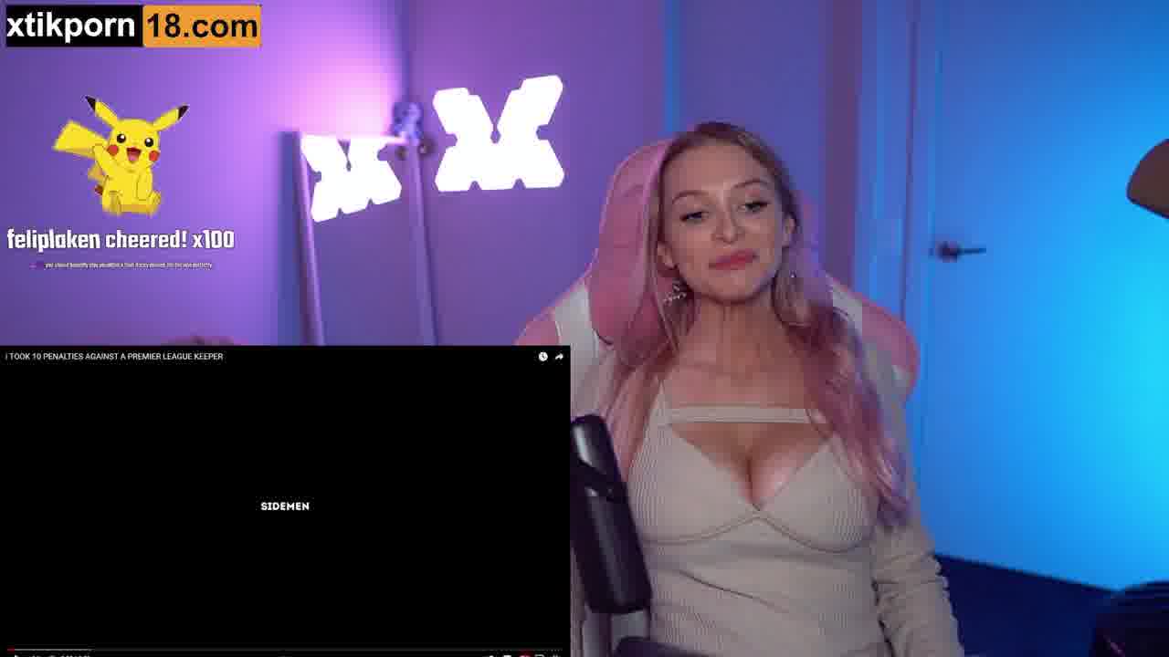 Bebahan Boobs reveal – New