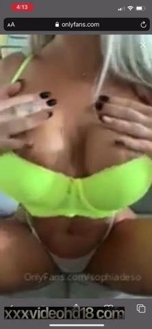 Sophia deso Teasing Tits Nipp !!!  Video