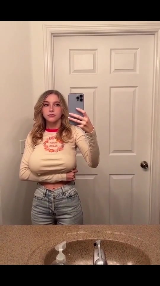 Zoe Moore Onlyfans – Shower Big Tits