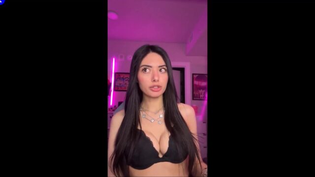 OliveOilRun Nude Showing Off Her Big Boobs In Live Stream Onlyfans Video