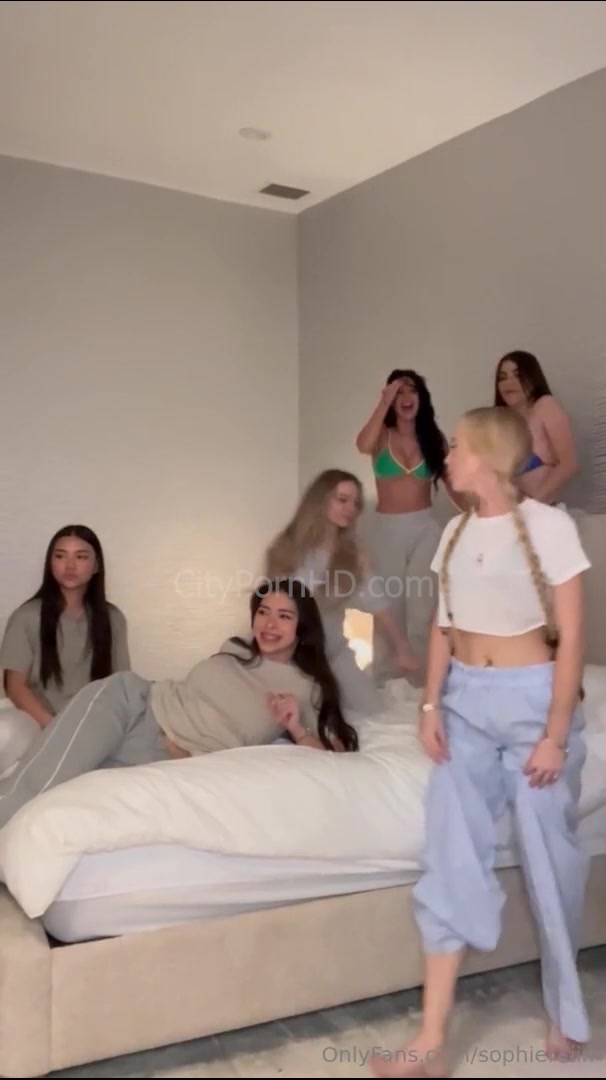 Sophie Rain, Aishah Sofey, Camilla Araujo, Julia Filippo Onlyfans